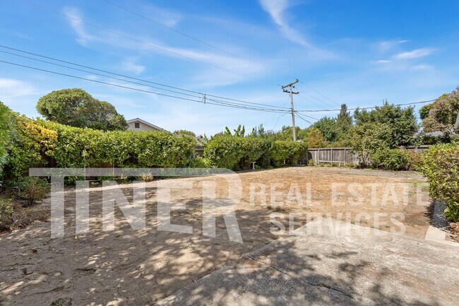 Building Photo - 7304 Idle Wild Way