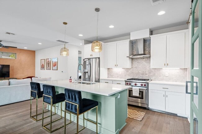 Building Photo - 2906 Webberville Rd