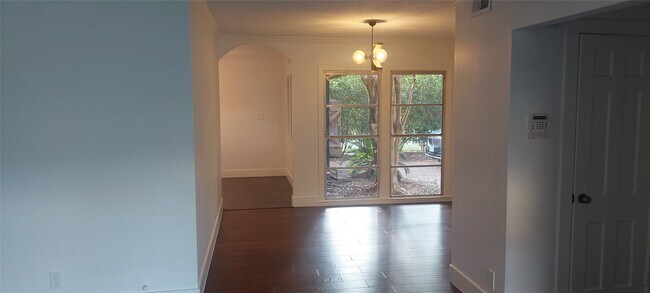 Building Photo - 4629 Cedar Oaks Ln