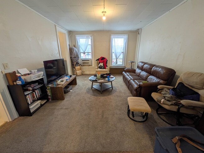 Building Photo - 15 W Main St