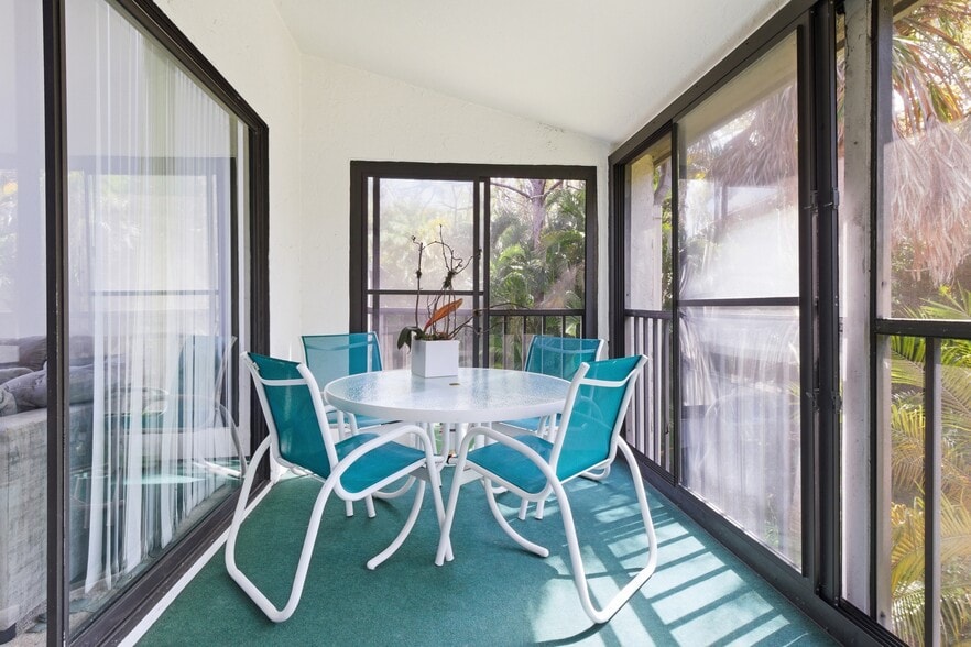 Building Photo - 1628 Clower Creek Dr