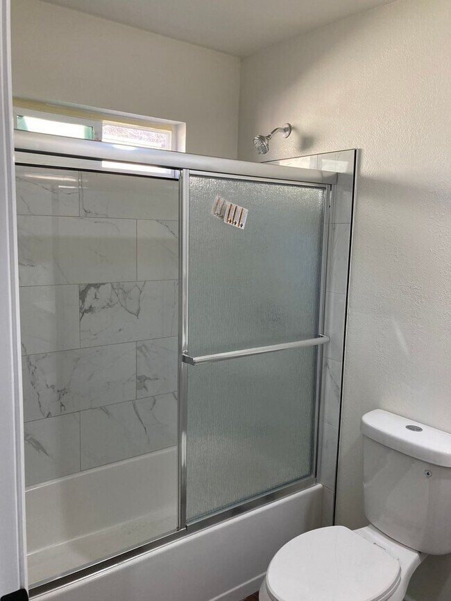 Building Photo - UPCOMING BEAUTIFUL 2 BEDROOM/ 2 BATH  * ONE TIME RENTAL*