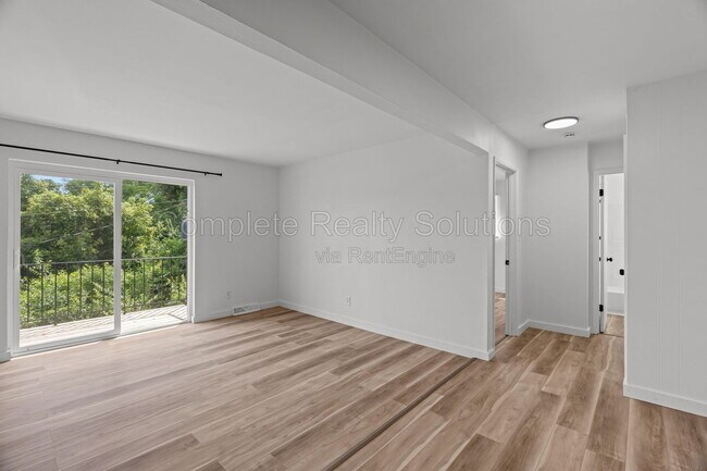 Building Photo - 2551 Mary Ave