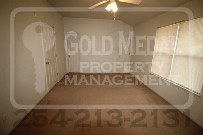 Building Photo - 2703 Lucille Dr