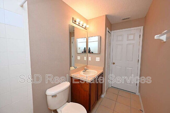 Building Photo - 5360 River Rock Rd