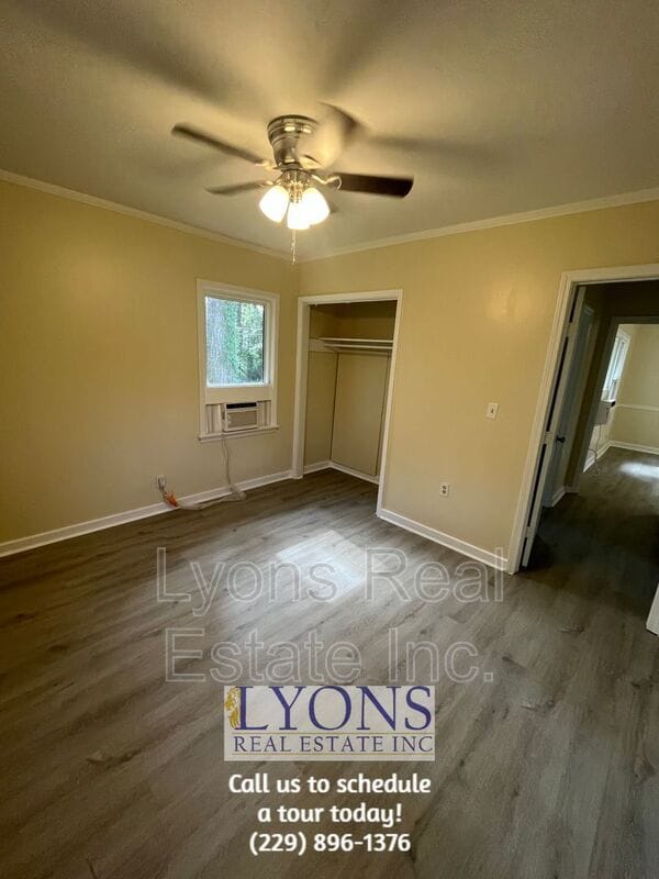 Building Photo - 1805 Clover Dr