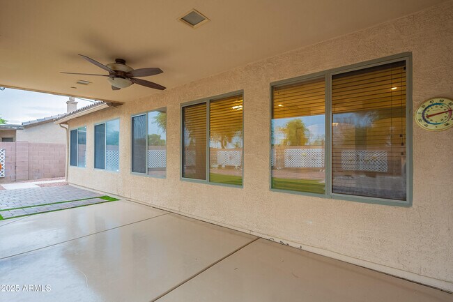 Building Photo - 5307 W Morten Ave