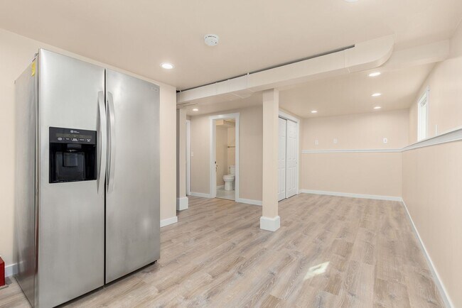 Building Photo - Beautiful 4 Bedroom Near U Village