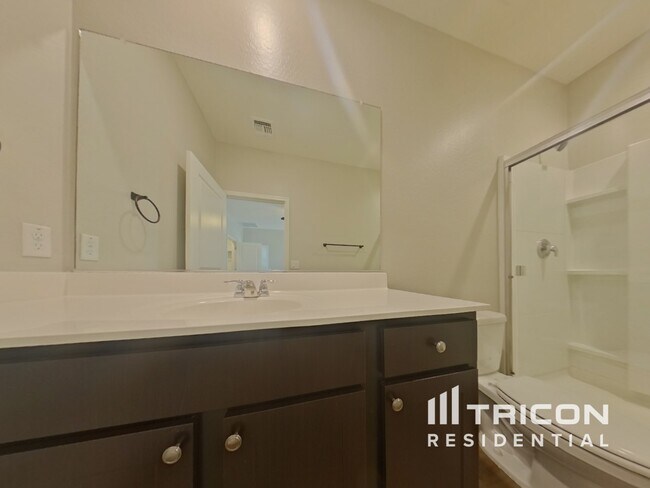 Building Photo - 19651 W Palo Verde Dr