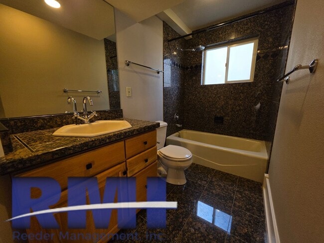 Building Photo - Waterfront Oasis!!!!