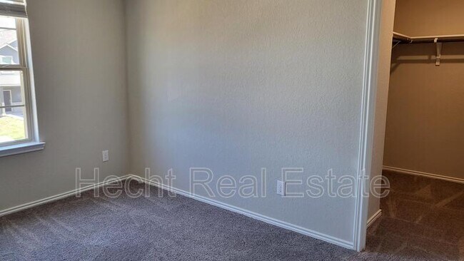 Building Photo - 2440 Ayers Dr