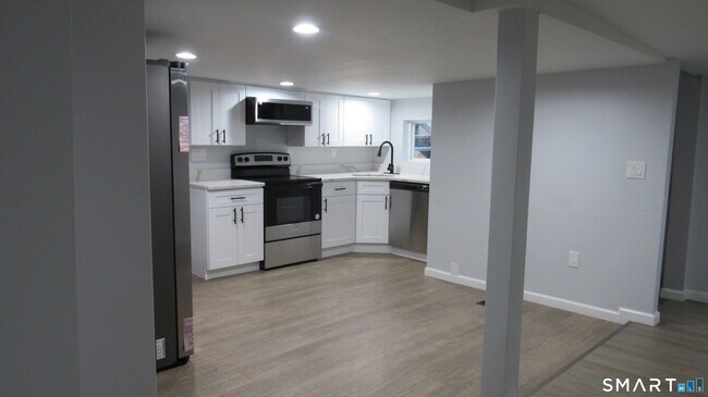 Building Photo - 17 Woodbine St