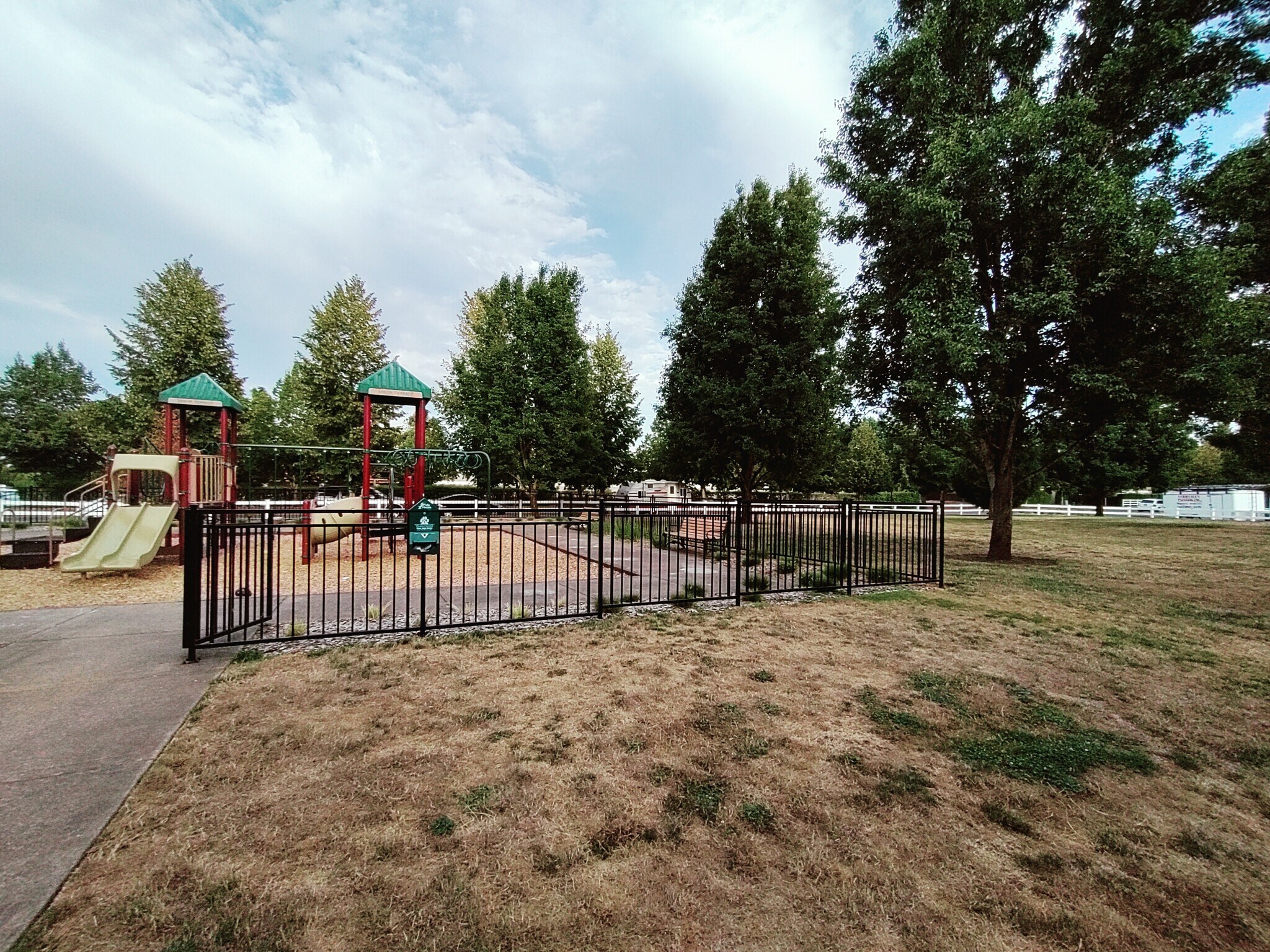 Building Photo - 15844 SW Bronner Ln