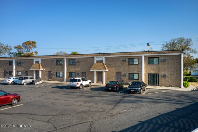 Building Photo - 119 Avery Ave