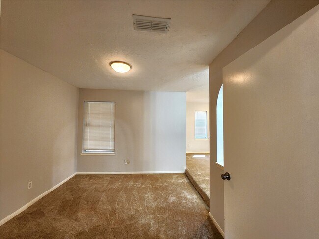 Building Photo - 2314 Stillmeadow Dr