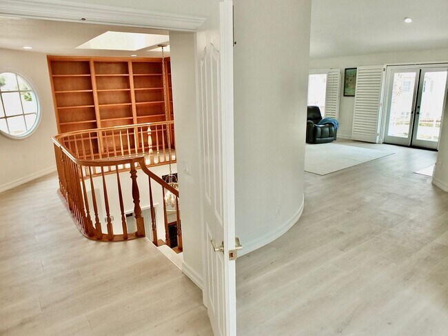 Building Photo - 6225 Napoli Ct