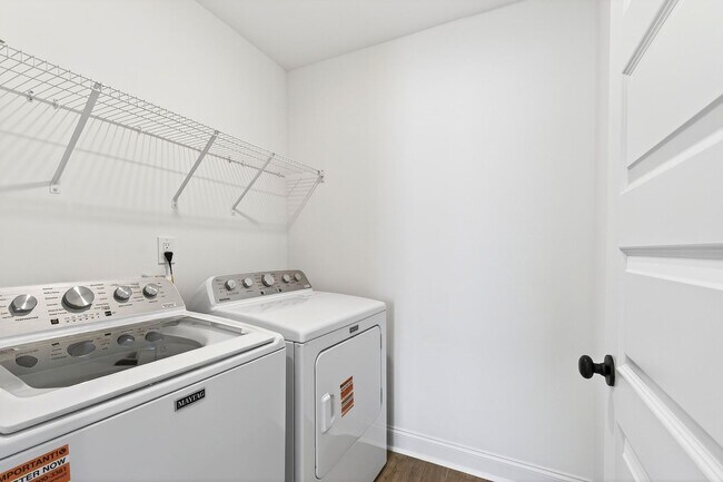 Building Photo - Modern and Charming 3-Bedroom Cul-de-Sac Home in Clayton!