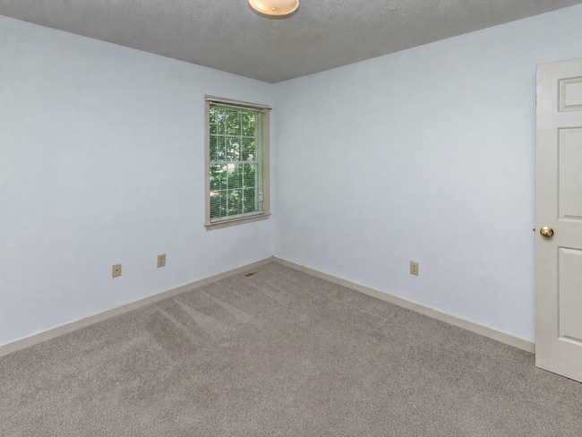 Building Photo - Charming 3BR/2BA One-Level Home with Vaulted Ceilings — Minutes to Fort Gregg-Adams — $1,795/mo!