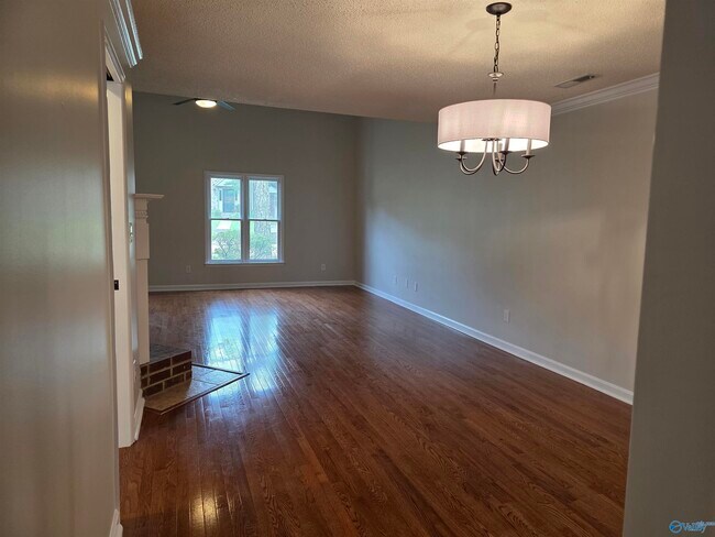 Building Photo - 252 W Lake Cir
