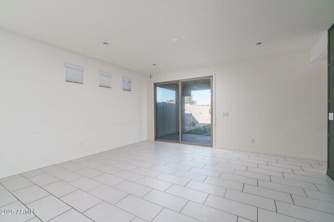 Building Photo - 15011 N 55th Dr
