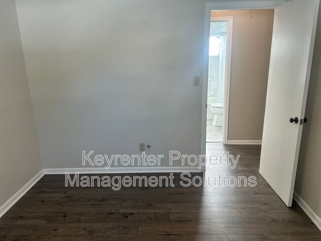 Building Photo - 266 Crawford Dr