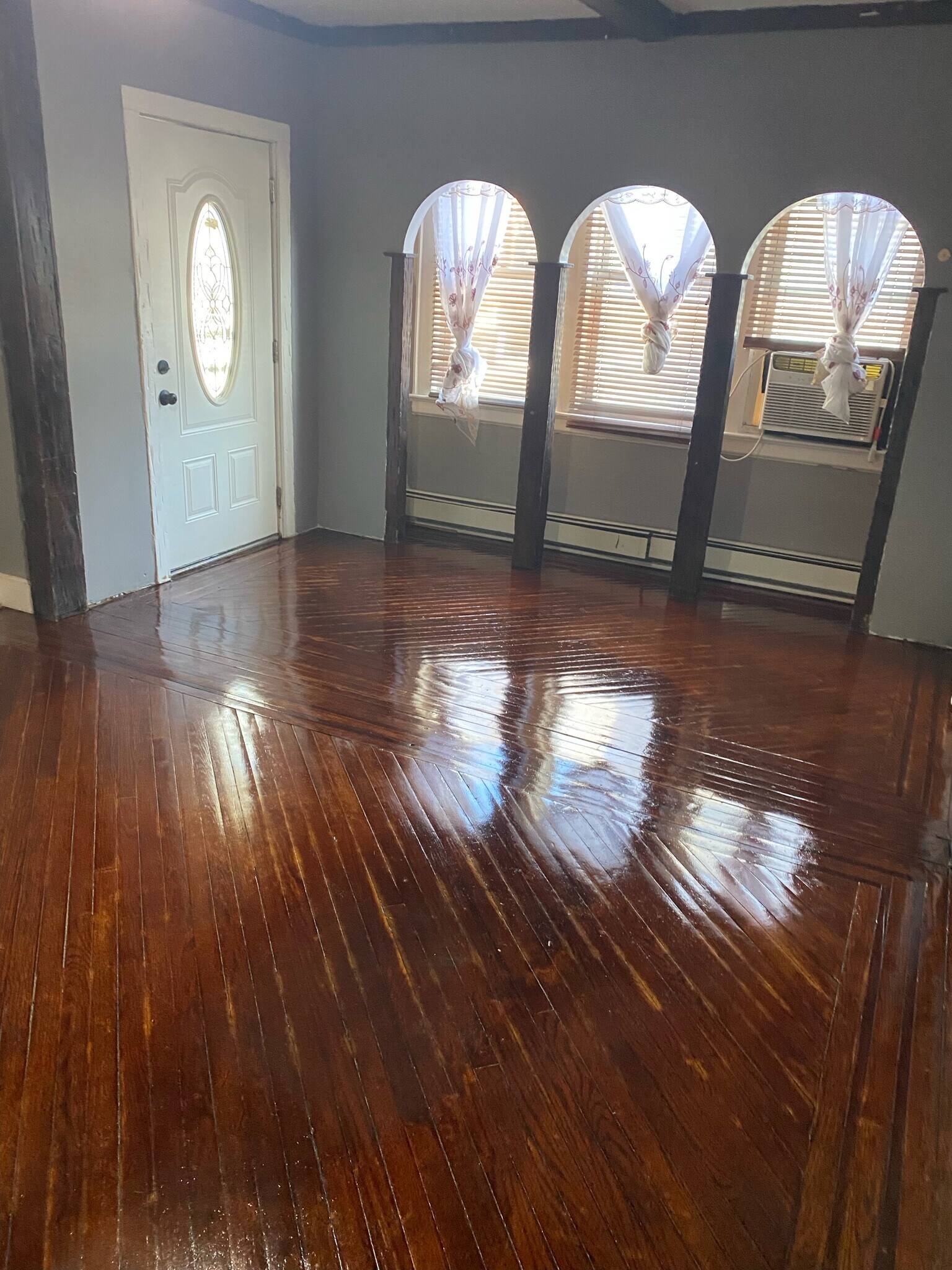 Building Photo - 421 Halsted St