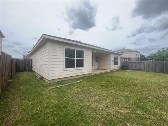 Building Photo - 10009 Iron Ridge Dr