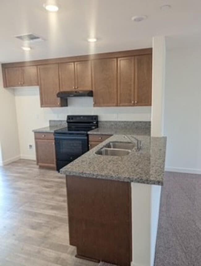 Building Photo - Brand New House for Rent