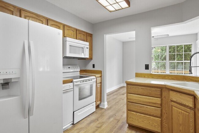 Building Photo - 2258 N Tollgate Cir