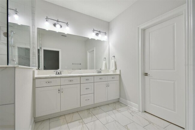 Building Photo - 5700 Interbay Blvd