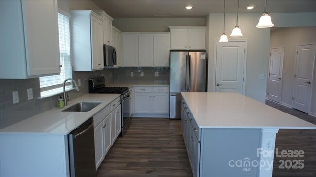 Building Photo - 137 Pampas Pl