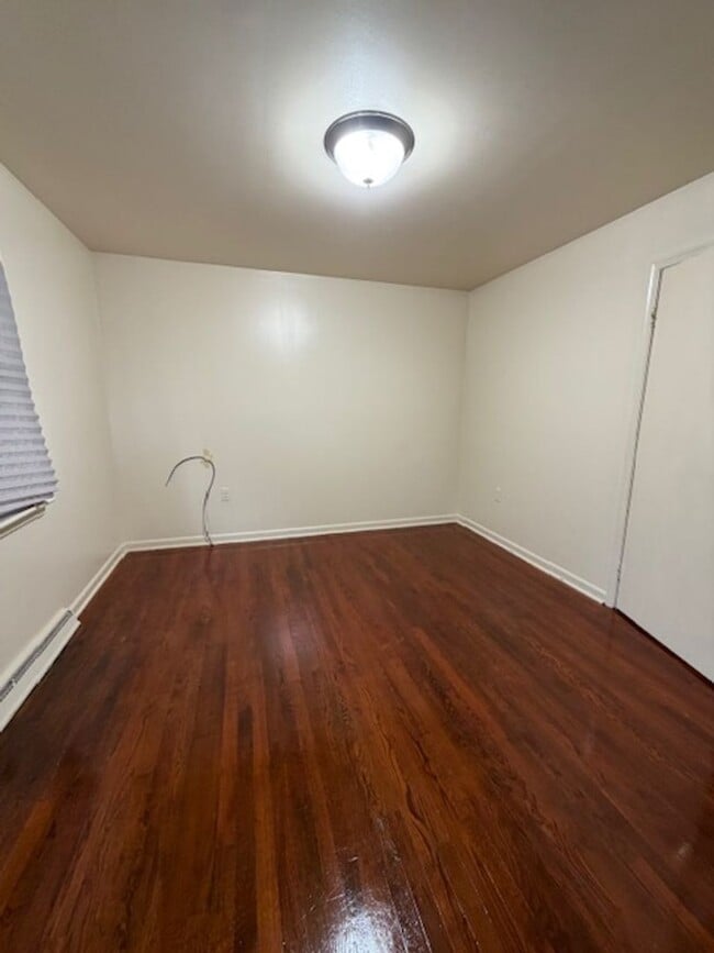 Building Photo - SINGLE FAMILY HOME IN WASHINGTON GROVE