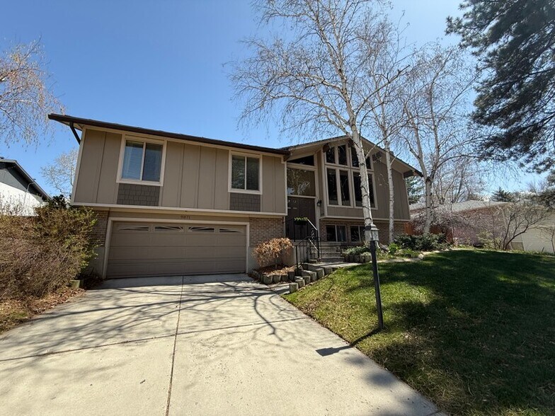 Building Photo - 9871 S 2270 E
