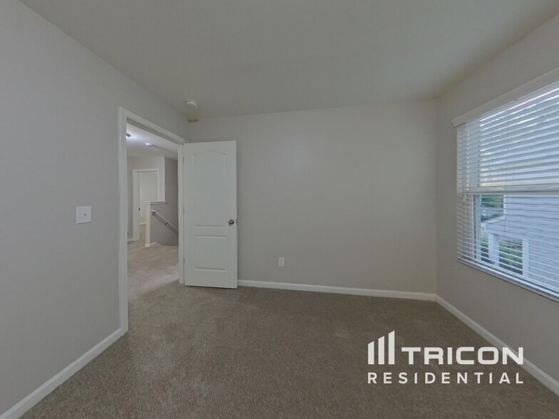 Building Photo - 5318 Artesa Ct