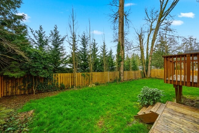 Building Photo - 21979 SW Mandan Dr