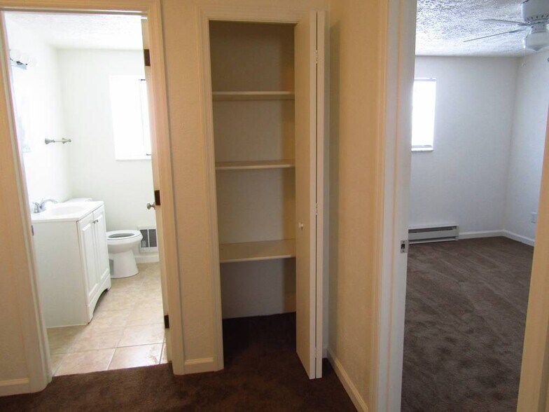 Building Photo - 1254 Argonne Dr