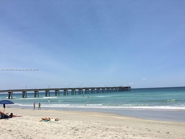 Building Photo - 13 NE 2nd Ave