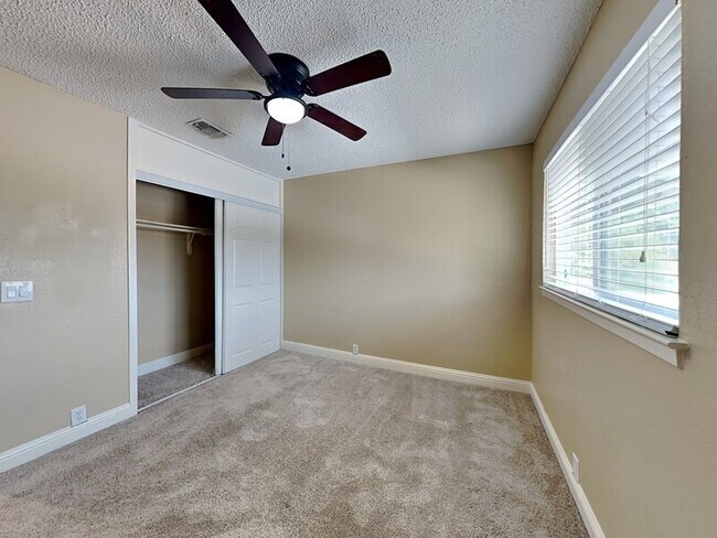Building Photo - 12012 Leisure Dr