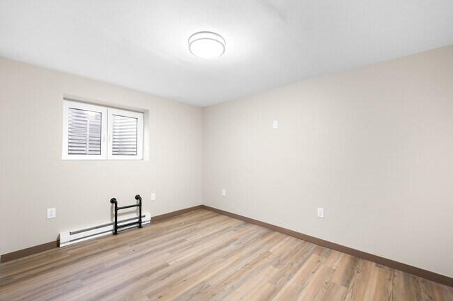 Building Photo - 4BD, 2BA Arvada Half-Duplex with 1-Car Garage and Back Yard