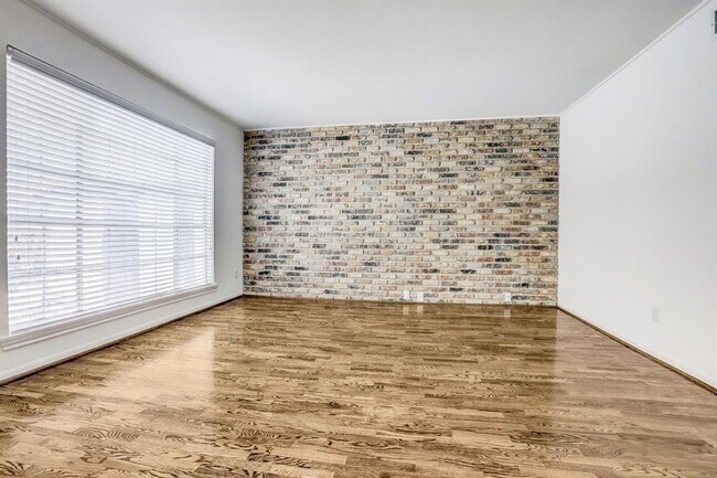 Building Photo - 415 Hawthorne St