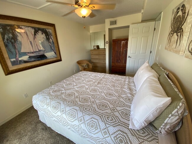 Building Photo - 3401 E Debazan Ave