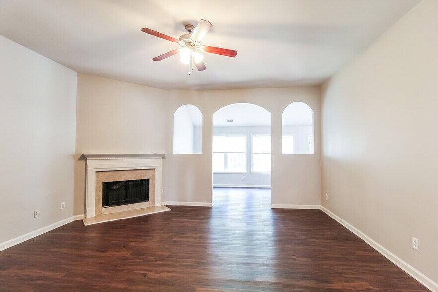 Building Photo - 44 Creek View Ct