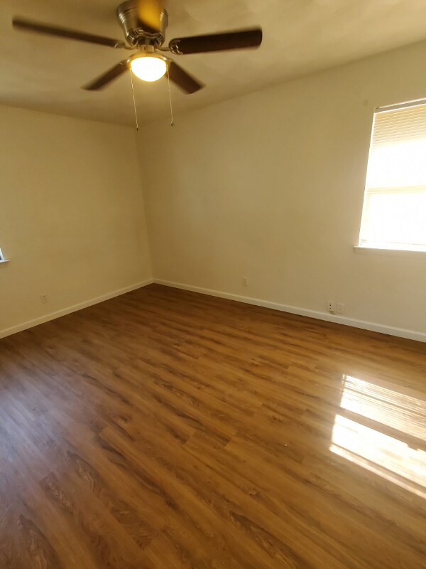Building Photo - 2234 Sussex Dr