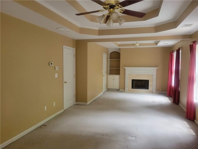 Building Photo - 5555 Holly Springs Dr