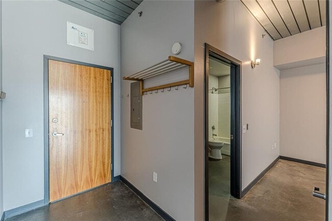 Building Photo - 620 Glen Iris Dr NE