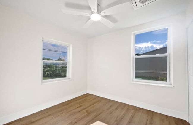 Building Photo - 2421 NW 152nd St