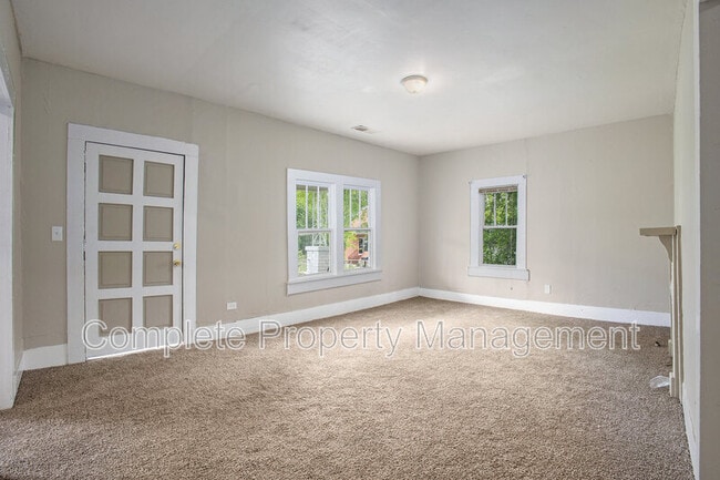 Building Photo - 109 59th St