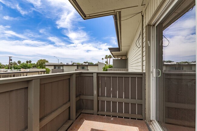 Building Photo - Phoenix apartment in ideal location!