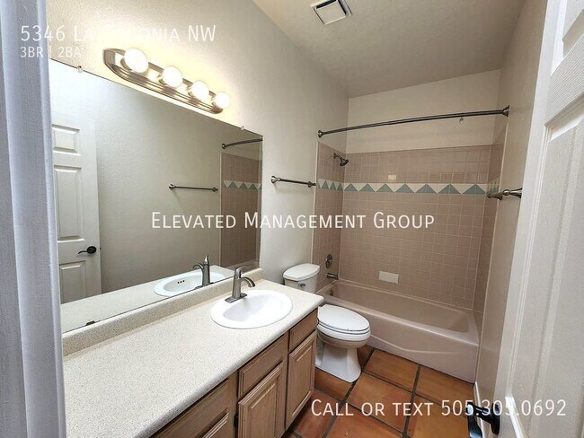 Building Photo - 5346 La Colonia Dr NW