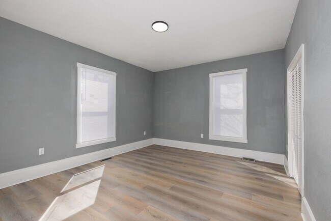 Building Photo - 3 Bedroom, 2 Bath in North Pratt